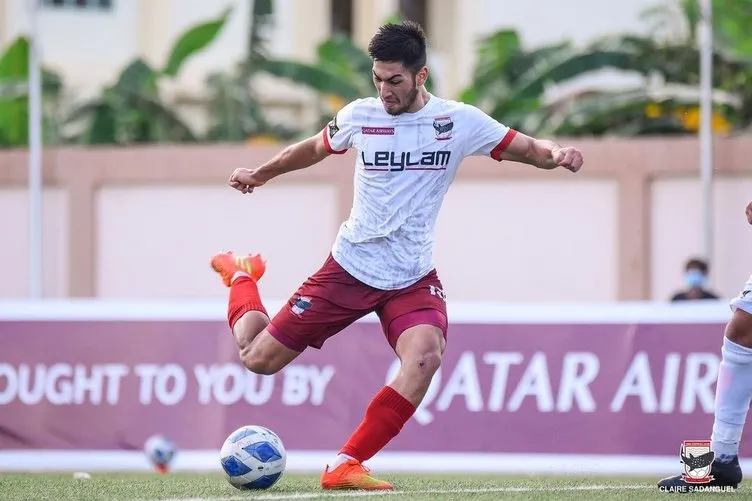 20 yaşındaki Türk golcü Arda Çınkır, Filipinler Ligi’ni sallıyor! Bir devrede 4 gol attı