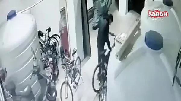 Bisiklet hırsızını kameralardan yakaladılar | Video