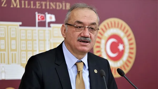 millet-ittifakinda-tezkere-krizi-buyuyor-chp-sozcusu-faik-oztraktan-ihanet-savunmasi-1635798702387.jpg Millet İttifakı'nda 'tezkere' krizi büyüyor! CHP Sözcüsü Faik Öztrak'tan 'İHANET' savunması
