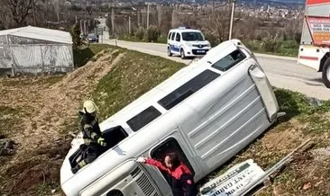 Minibüs ile otomobil çarpıştı: 4 yaralı #denizli Minibüs ile otomobil çarpıştı: 4 yaralı #denizli
