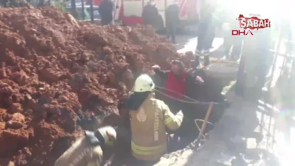 İstanbul Ümraniye'de kanalizasyon çalışmasında bir işçi toprak altında kaldı | Video