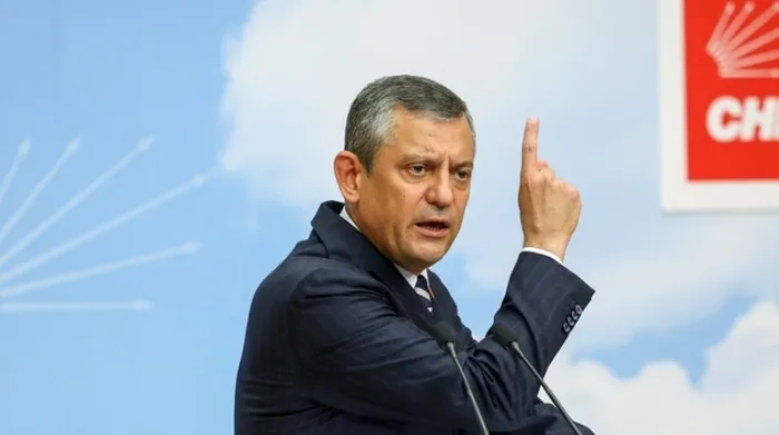 deprem-turisti-ozgur-ozelden-akla-ziyan-sov-ak-partiden-sert-tepki-milletimiz-istismara-asla-prim-vermez-1770462601207.jpg 'Deprem turisti' Özgür Özel'den akla ziyan şov! AK Parti'den sert tepki: Milletimiz istismara asla prim vermez