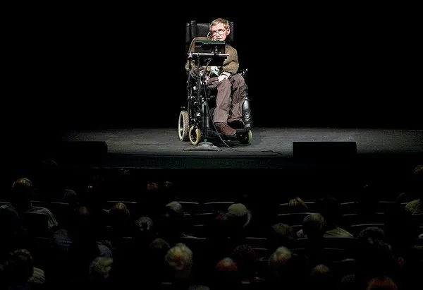 Evrenin gizemini çözmeye adanmış bir yaşam: Hawking