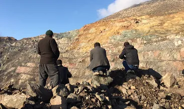 Toprak altında kalanlar aranıyor