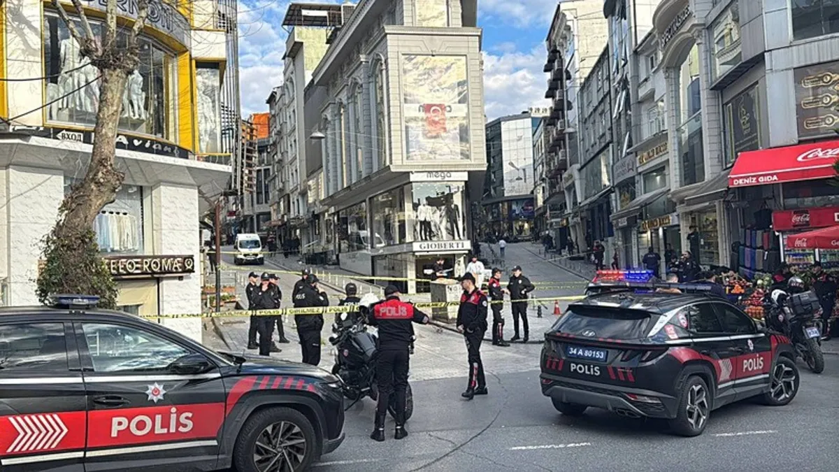 Yabancı uyruklu kuryeye silahlı saldırı Yabancı uyruklu kuryeye silahlı saldırı
