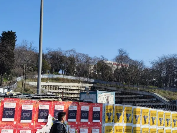 istanbul-trafigini-rahatlatacak-proje-kaderine-terk-edildi-atil-birakilan-levazim-tuneli-curumeye-basladi-1644927264023.jpg Ekrem İmamoğlu'nun kararıyla kaderine terk edilmişti... Levazım Tüneli çürümeye başladı
