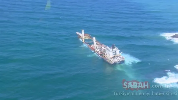 Şile'de 8 ay önce karaya oturan gemi kaderine terk edildi
