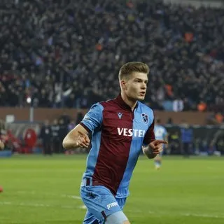 Trabzonspor'da Alexander Sörloth, Fenerbahçe'yi de boş geçmedi