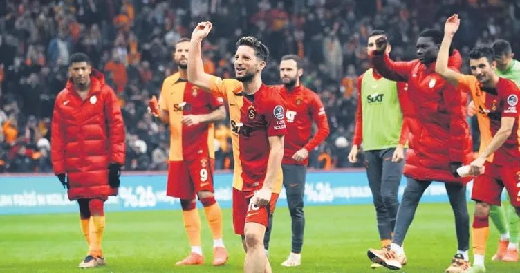 Galatasaray’da Dries Mertens’in yeri garanti! Okan Buruk ondan vazgeçemiyor...
