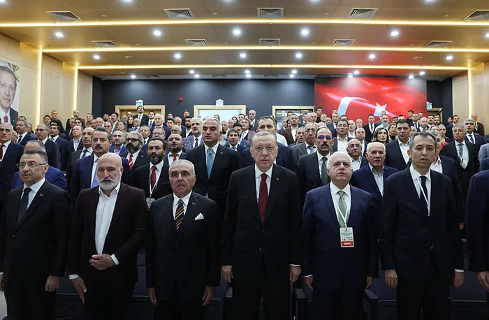 alevi-kanaat-onderlerinden-baskan-erdogana-tesekkur-cumhuriyet-tarihinin-en-buyuk-adimidir-1665285580792.jpg Alevi kanaat önderlerinden Başkan Erdoğan'a teşekkür!