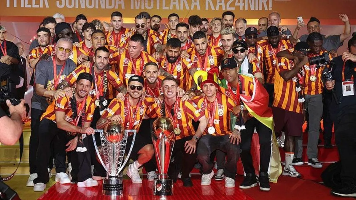 Son dakika Galatasaray haberi: Kutlamalarda dikkat çeken detay! Cenk Ergün neredeydi?