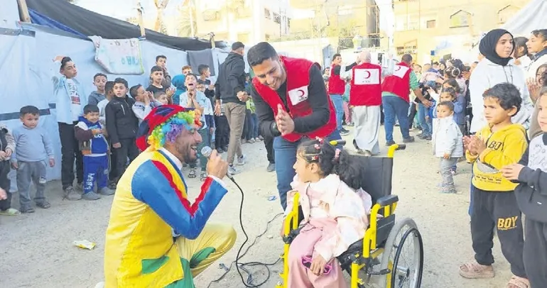 Gazzeli çocuklara 23 Nisan neşesi