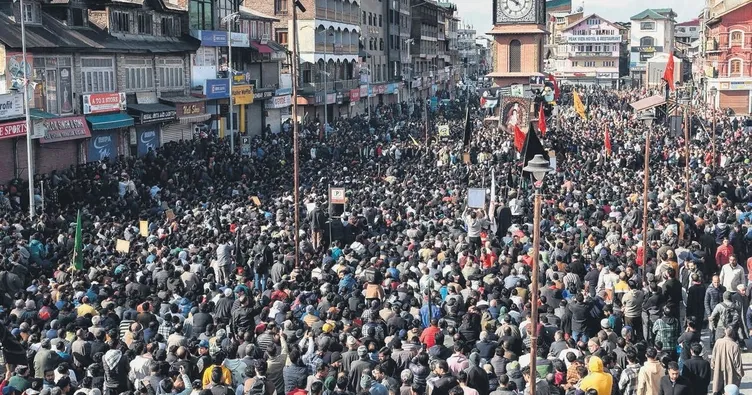 Dünya ayağa kalktı