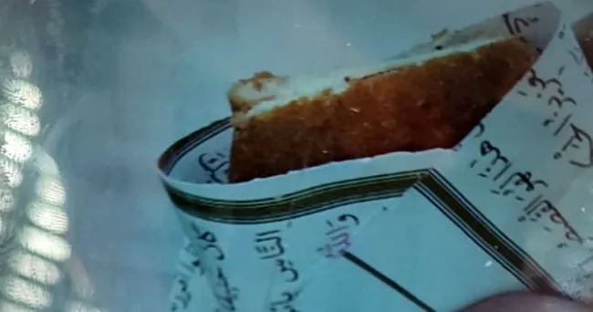 Gaziantep’te skandal: Kantinci Kur’an-ı Kerim sayfalarını tost kağıdı yaptı