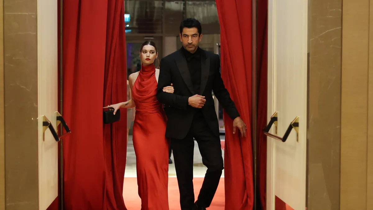 A.B.İ. 10. Bölüm İzle: Doğan ve Çağla Adaletin Peşinde Trend Özeti