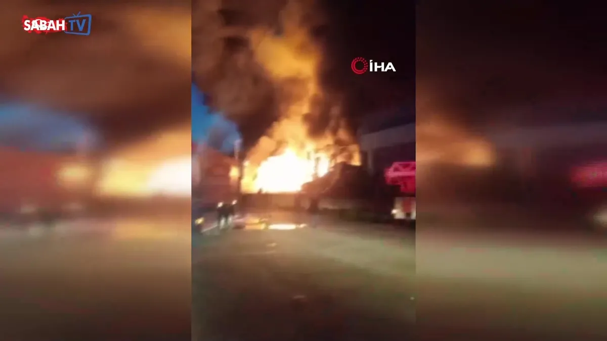 Kocaeli’de lojistik deposunda yangın: Alevler geceyi aydınlattı | Video videosunu izle Kocaeli’de lojistik deposunda yangın: Alevler geceyi aydınlattı | Video videosunu izle