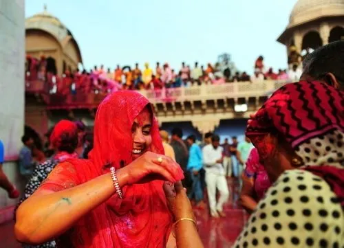 Dünyanın en renkli festivali; Holi