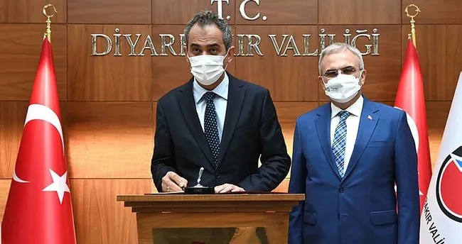 SON DAKİKA! Milli Eğitim Bakanı Mahmut Özer: Diyarbakır'da 21 sınıfta yüz yüze eğitime ara verildi