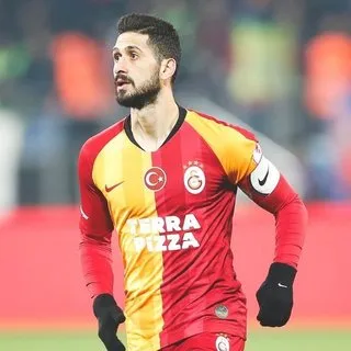 Belhanda'nın 10 numaralı forması Emre Akbaba'ya!