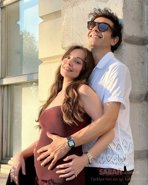 Cansel Elçin ve Zeynep Tuğçe Bayat 6 aylık oğulları Atlas ile tatilde! Dönüşümlü olarak denize girdiler