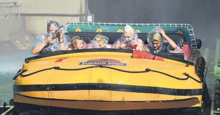 ‘Jurassic Park’ta ıslandılar