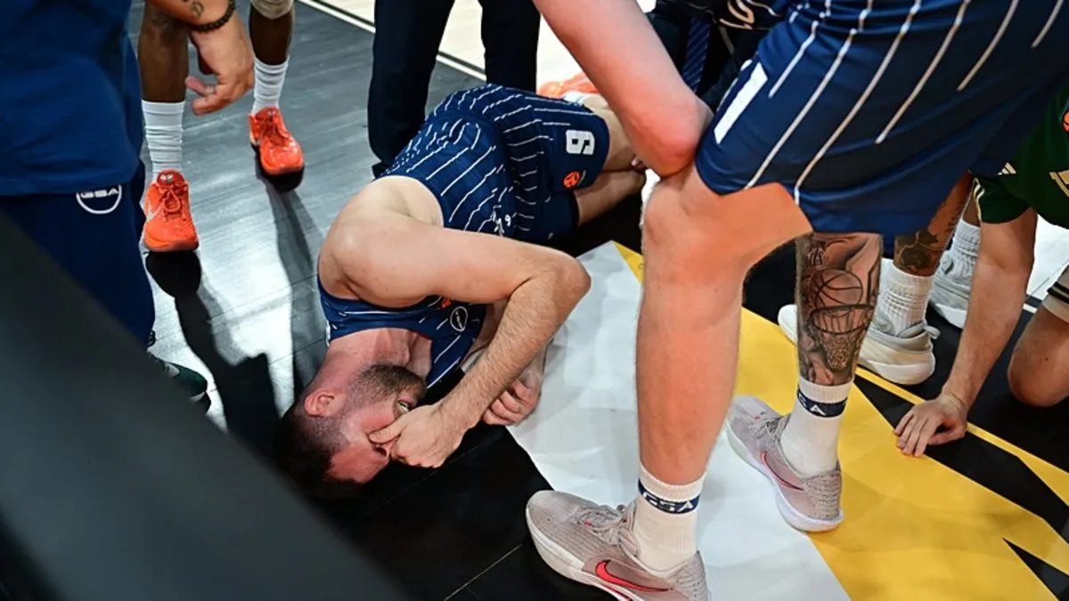 Anadolu Efesli basketbolcu Georgios Papagiannis ameliyat edildi Anadolu Efesli basketbolcu Georgios Papagiannis ameliyat edildi
