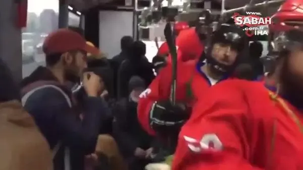 Buz hokeyi takımı metrobüse bindi temizlik görevlisi ile maç yaptı!