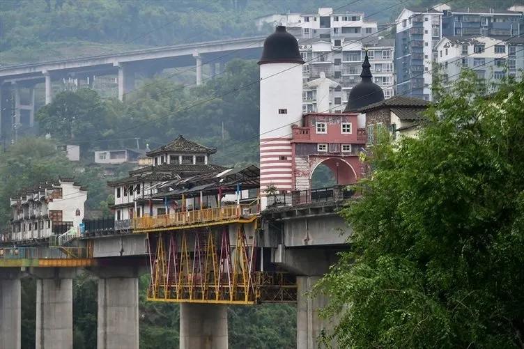 Çin’deki köprü görenleri hayrete düşürüyor