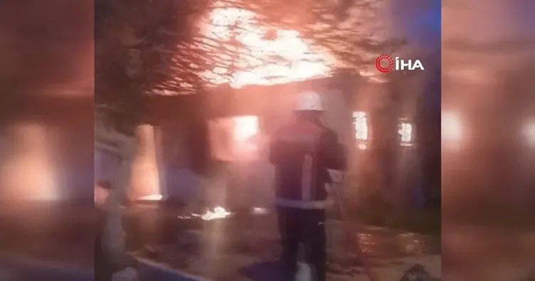 Sobadan çıkan yangın evi kül etti