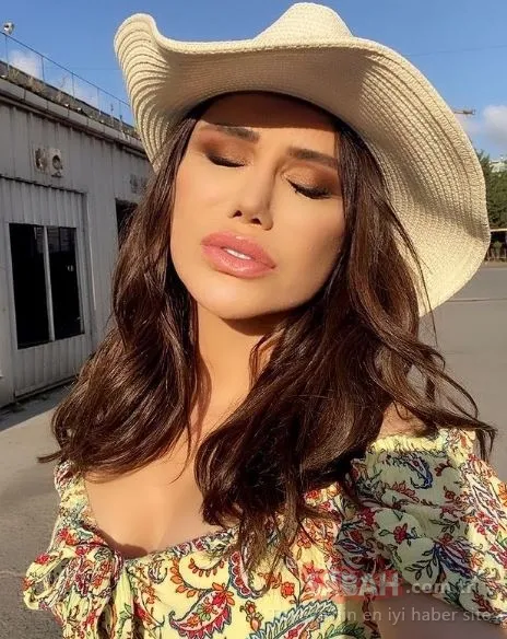 Şarkıcı Ceylan'ın süper lüks evi göz kamaştırdı! Sosyal medya yıkıldı!