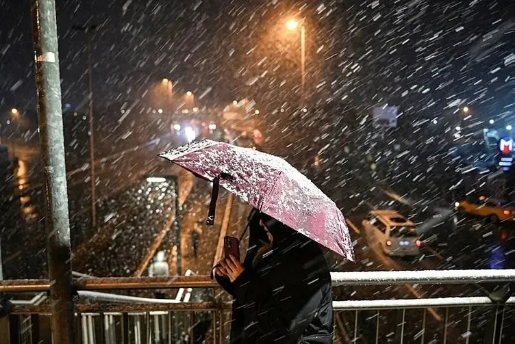 İstanbul’a kar mı yağdı, hangi ilçelere yağdı? MGM’den kritik uyarı! İstanbul’da kar yağışı ne zaman bitecek, ne kadar sürecek?