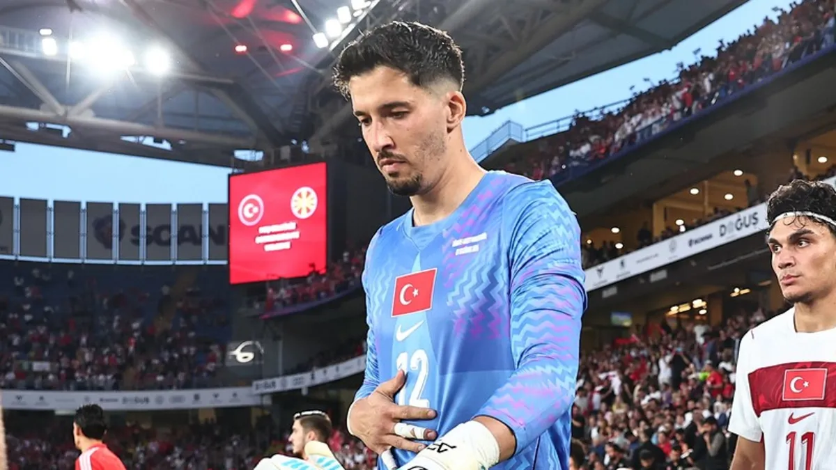 Altay Bayındır: Herkes bu bayrağa hizmet ediyor! Altay Bayındır: Herkes bu bayrağa hizmet ediyor!