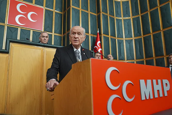 son-dakika-devlet-bahceliden-lemanin-skandal-karikaturune-tepki-sozde-derginin-saldirisini-lanetliyorum-1751371226784.jpg Son dakika | Devlet Bahçeli'den Leman'ın skandal karikatürüne tepki: Sözde derginin saldırısını lanetliyorum