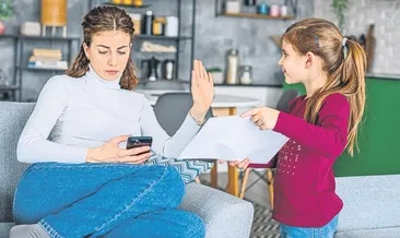Telefonu önce sen bırak anne