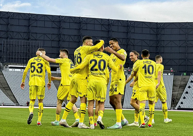 fenerbahce-avrupa-birinci-sirada-kanaryadan-gol-yagmuru-1705642140573.jpg