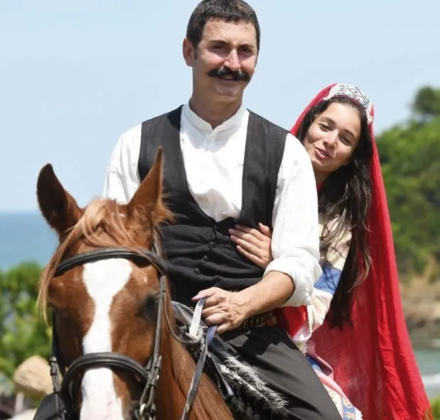 Murat Han ve Ayşe Akın evleniyor