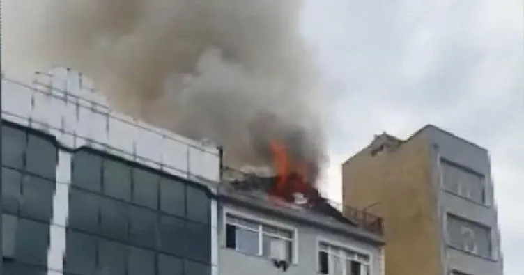 Son dakika: Beyoğlu’nda korkutan yangın! Bölgeye çok sayıda ekip sevk edildi