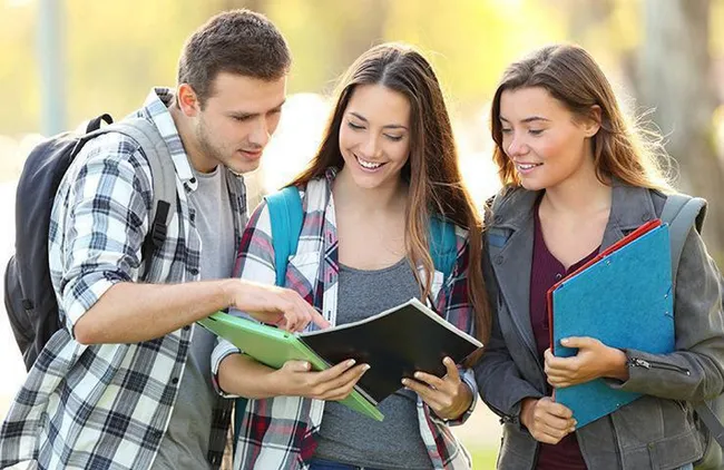 son-dakika-81-il-valiligine-universite-ogrencileri-icin-genelge-burs-ve-konaklama-konularinda-yardimci-olunaca-1660217747180.jpg