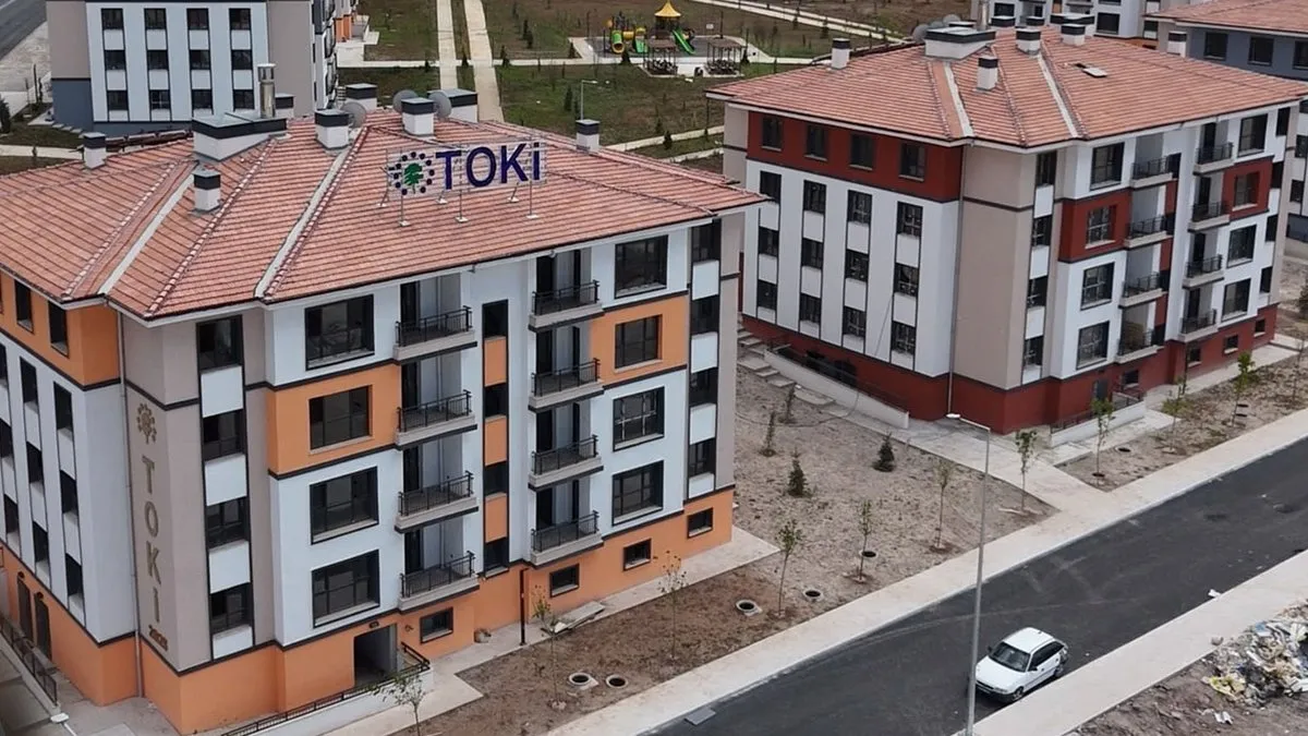 TOKİ’den büyük satış: 508 taşınmaz açık artırmaya çıkıyor! TOKİ’den büyük satış: 508 taşınmaz açık artırmaya çıkıyor!