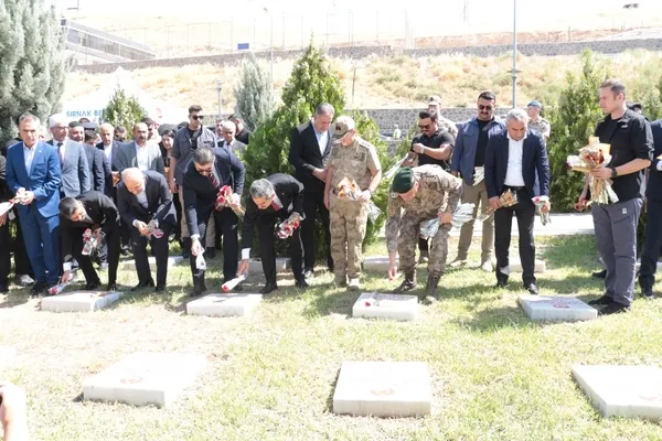 cizrede-10-yil-once-pkk-saldirisinda-sehit-dusen-12-polis-anildi-1787754546168.jpg
