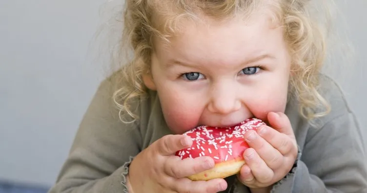 Çocuklarda duygusal aşırı yeme eğilimi obeziteye yol açabiliyor