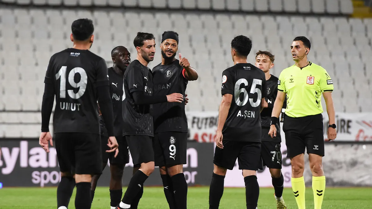 Manisa FK son haftada Sakaryaspor’u farklı geçti! Manisa FK son haftada Sakaryaspor’u farklı geçti!