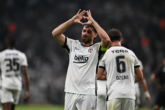 canli-besiktas-midtjylland-macta-ilk-yari-sona-erdi-1784832629139.jpeg