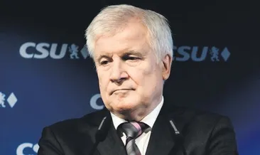 Horst Seehofer de görevi bırakıyor