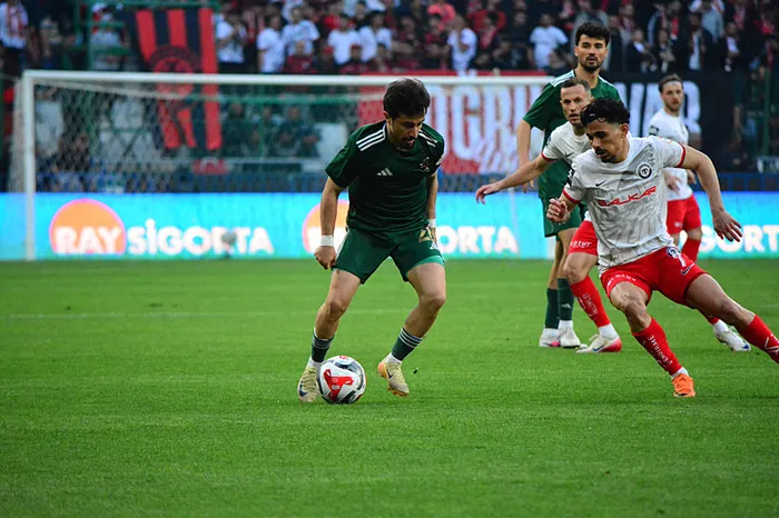 son-dakika-corum-fk-super-lige-yukseldi-esenler-erokspor-finalde-kaybetti-1779646122865.jpeg