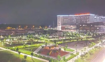 Adana’nın güneşi, Şehir Hastanesi’ni aydınlatıyor