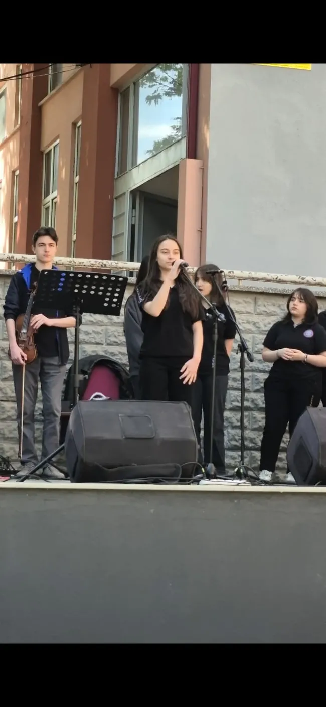 lise-ogrencileri-performansiyla-buyuledi-1747829461352.jpg