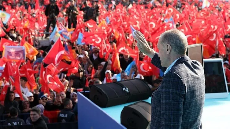AK Parti tam kadro sahada! Kongre süreci resmen başladı: 81 ilde vatandaşın sorunları dinlenecek