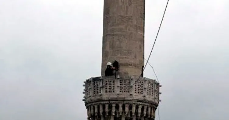 Eyüp Sultan Camii’ne mahyalar asıldı