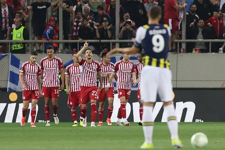 Dzeko, Yunan taraftarları kudurttu’ UEFA ceza vermeli! Türk bayrağını gösterip...